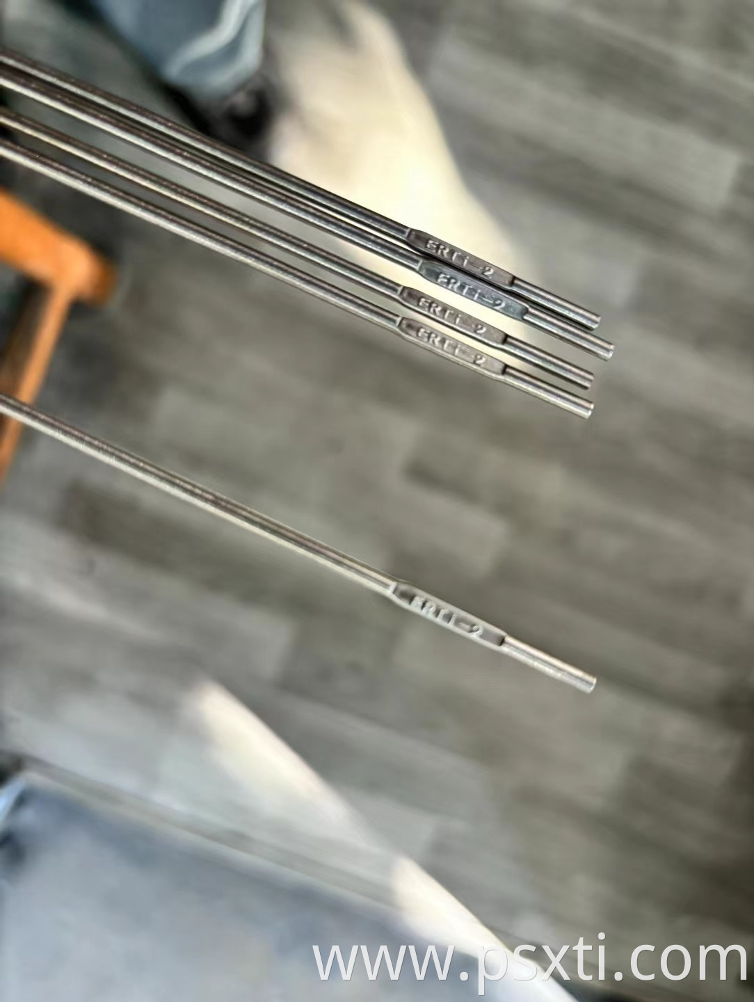 Titanium straight wire
